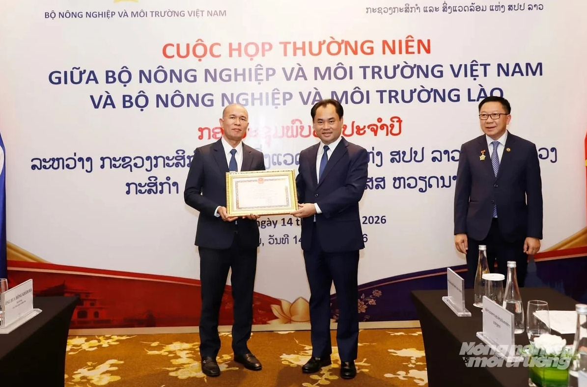Viet Nam, Laos groups and individuals honored at 2026 meeting